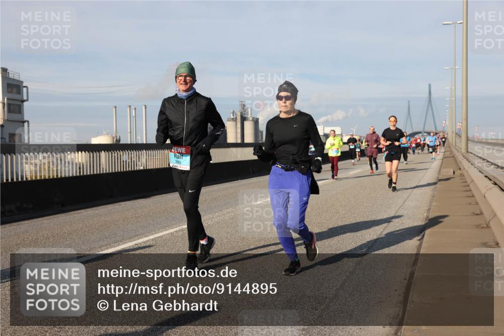 03.10.2025 - Köhlbrandbrückenlauf Lena Gebhardt http://msf.ph/oto/9144895 03.10.2025 10:02:29 Position 2 2683 meine-sportfotos.de