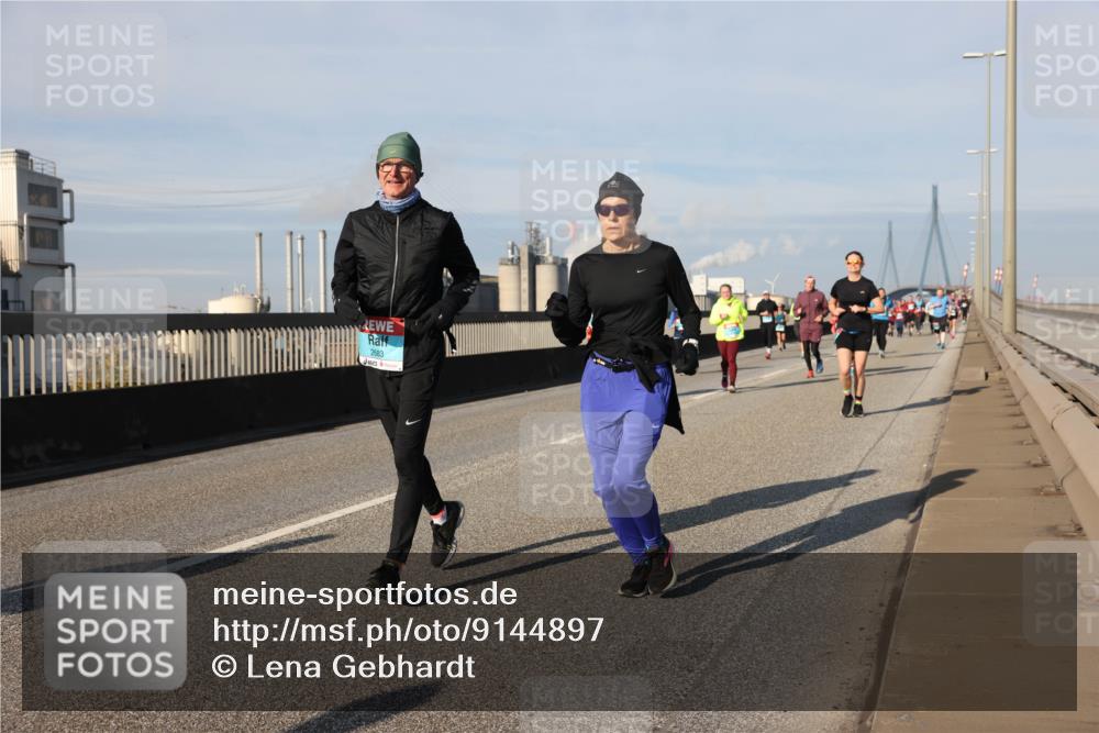 03.10.2025 - Köhlbrandbrückenlauf Lena Gebhardt http://msf.ph/oto/9144897 03.10.2025 10:02:30 Position 2 2683 meine-sportfotos.de