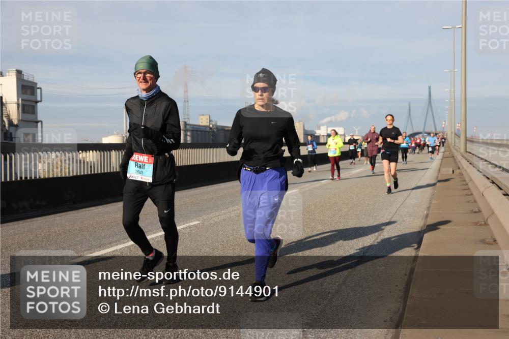 03.10.2025 - Köhlbrandbrückenlauf Lena Gebhardt http://msf.ph/oto/9144901 03.10.2025 10:02:30 Position 2 2683 meine-sportfotos.de