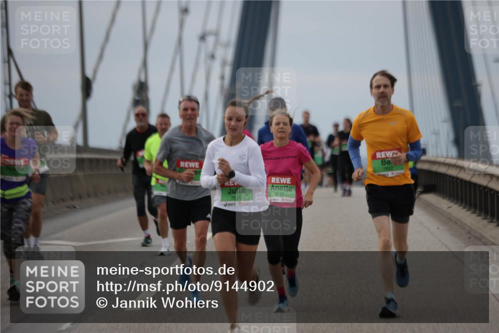 03.10.2025 - Köhlbrandbrückenlauf Jannik Wohlers http://msf.ph/oto/9144902 03.10.2025 15:46:20 Position 1 0, 7822, 7534, 9509 meine-sportfotos.de