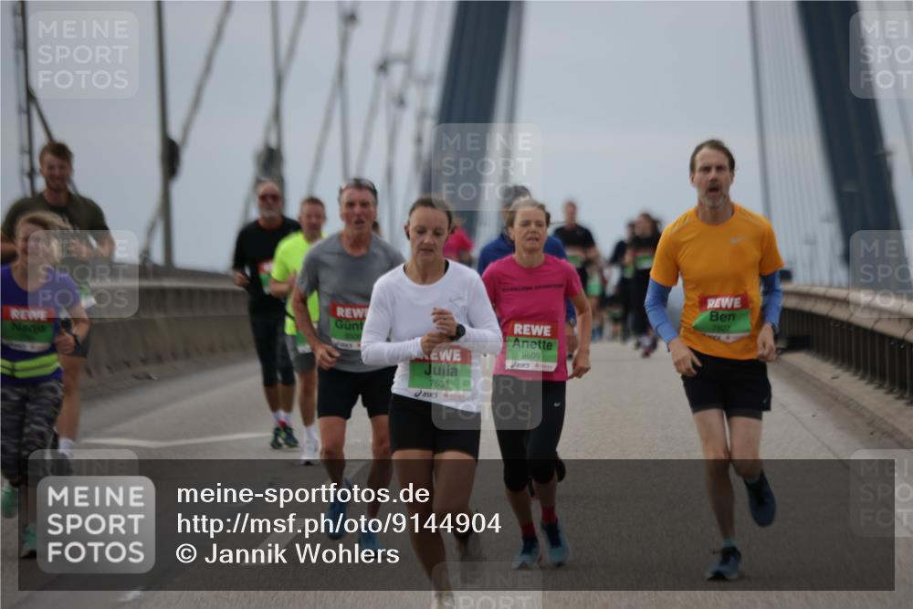 03.10.2025 - Köhlbrandbrückenlauf Jannik Wohlers http://msf.ph/oto/9144904 03.10.2025 15:46:20 Position 1 7822, 7534, 9509 meine-sportfotos.de