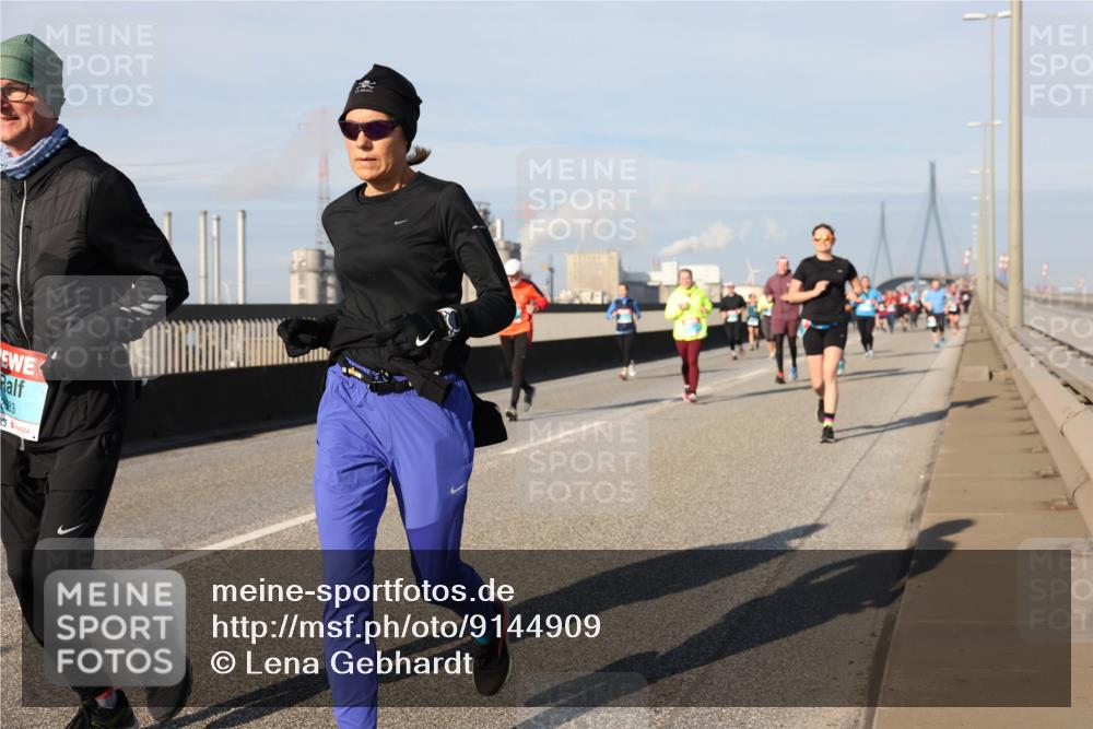 03.10.2025 - Köhlbrandbrückenlauf Lena Gebhardt http://msf.ph/oto/9144909 03.10.2025 10:02:30 Position 2  meine-sportfotos.de