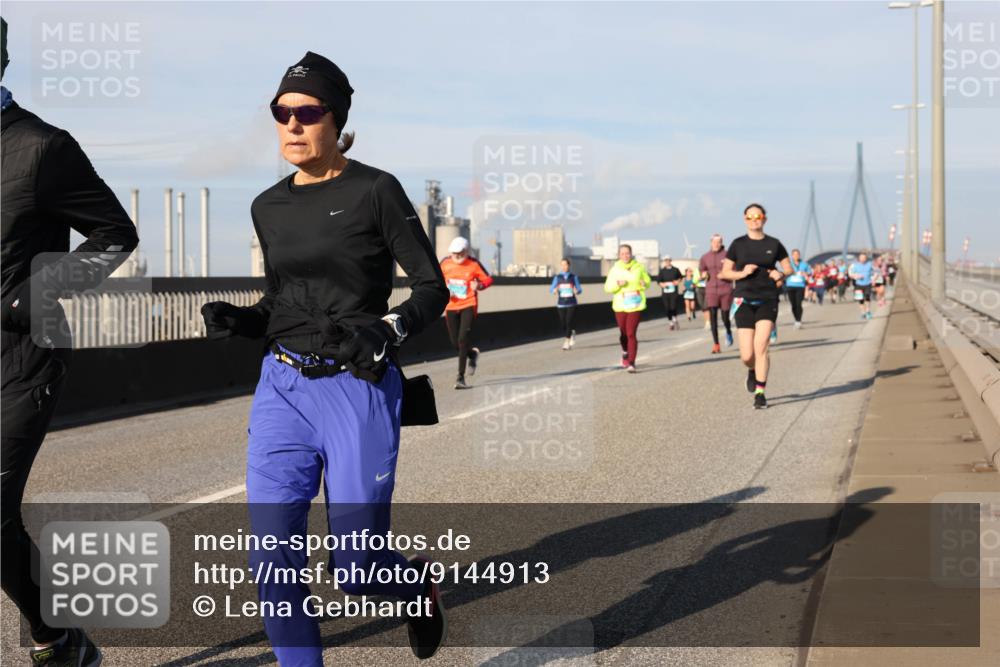 03.10.2025 - Köhlbrandbrückenlauf Lena Gebhardt http://msf.ph/oto/9144913 03.10.2025 10:02:30 Position 2  meine-sportfotos.de