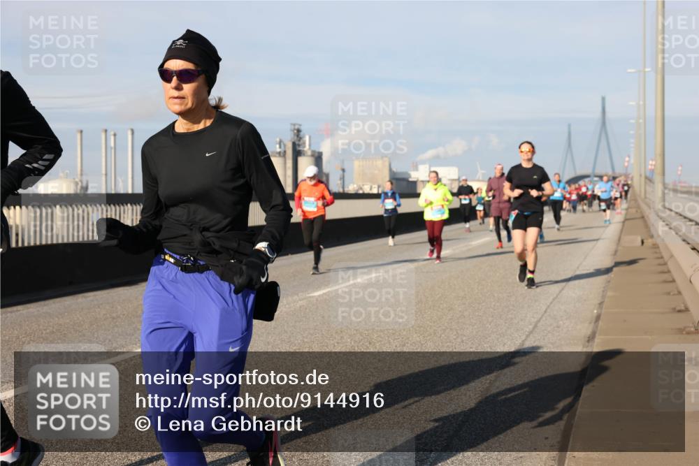 03.10.2025 - Köhlbrandbrückenlauf Lena Gebhardt http://msf.ph/oto/9144916 03.10.2025 10:02:30 Position 2  meine-sportfotos.de