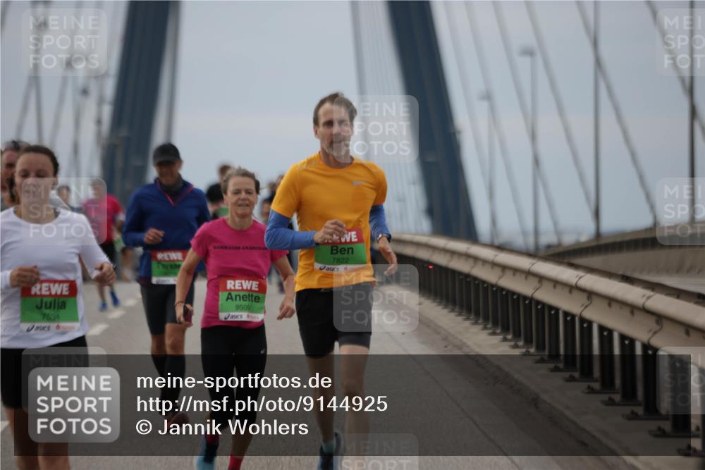 03.10.2025 - Köhlbrandbrückenlauf Jannik Wohlers http://msf.ph/oto/9144925 03.10.2025 15:46:21 Position 1 7634, 9509, 7822 meine-sportfotos.de