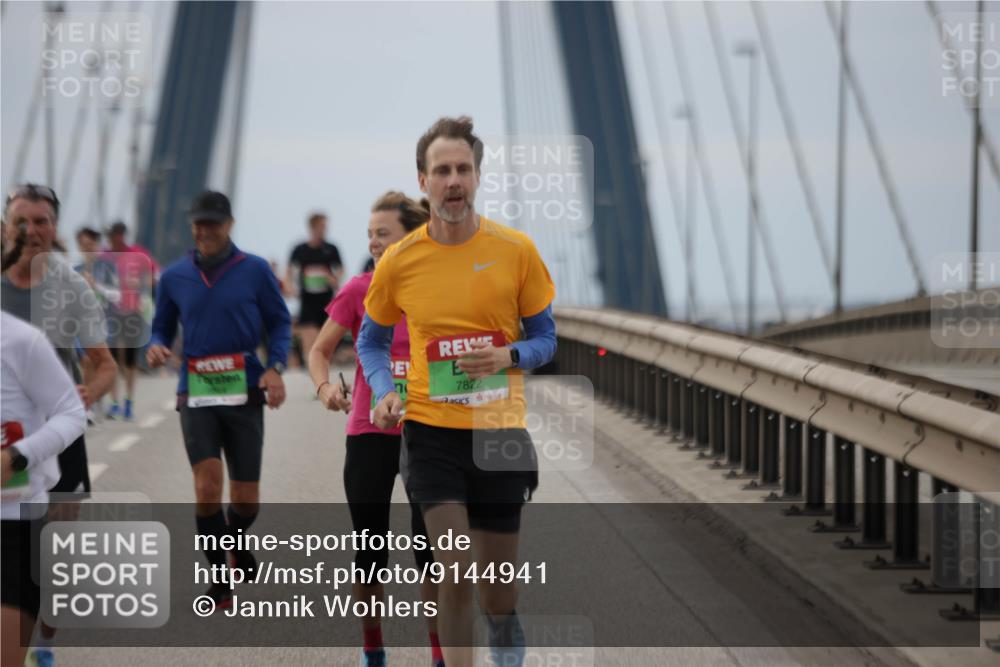 03.10.2025 - Köhlbrandbrückenlauf Jannik Wohlers http://msf.ph/oto/9144941 03.10.2025 15:46:21 Position 1 7822 meine-sportfotos.de
