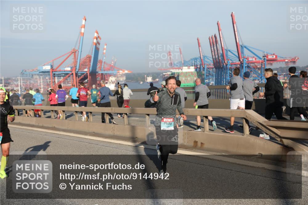 03.10.2025 - Köhlbrandbrückenlauf Yannick Fuchs http://msf.ph/oto/9144942 03.10.2025 08:33:52 Position 2 1184 meine-sportfotos.de