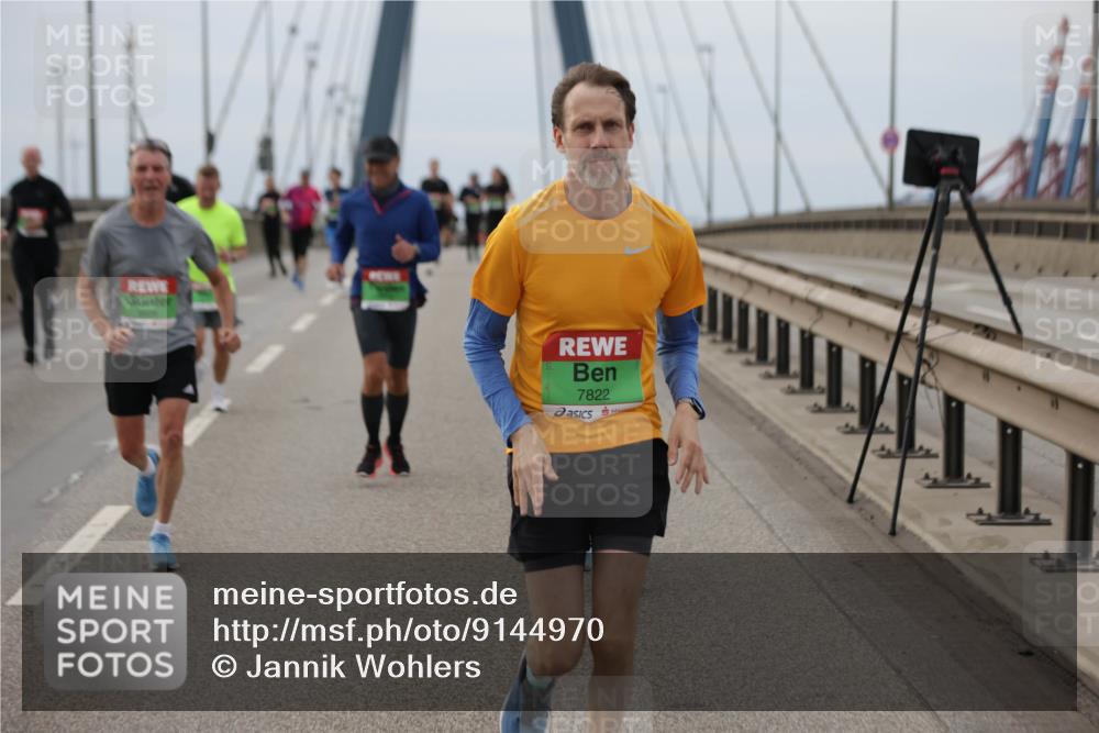 03.10.2025 - Köhlbrandbrückenlauf Jannik Wohlers http://msf.ph/oto/9144970 03.10.2025 15:46:24 Position 1 7822 meine-sportfotos.de