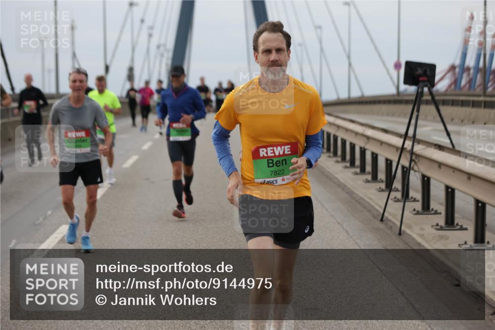 03.10.2025 - Köhlbrandbrückenlauf Jannik Wohlers http://msf.ph/oto/9144975 03.10.2025 15:46:24 Position 1 7822 meine-sportfotos.de