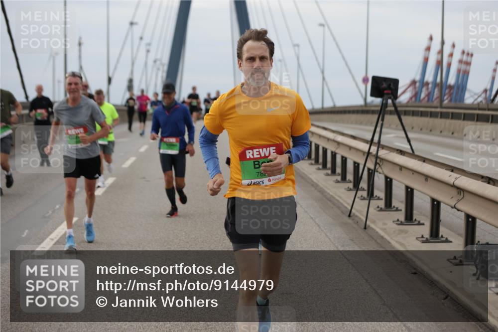 03.10.2025 - Köhlbrandbrückenlauf Jannik Wohlers http://msf.ph/oto/9144979 03.10.2025 15:46:24 Position 1 782 meine-sportfotos.de