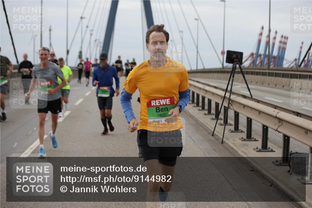 03.10.2025 - Köhlbrandbrückenlauf Jannik Wohlers http://msf.ph/oto/9144982 03.10.2025 15:46:24 Position 1 7822 meine-sportfotos.de