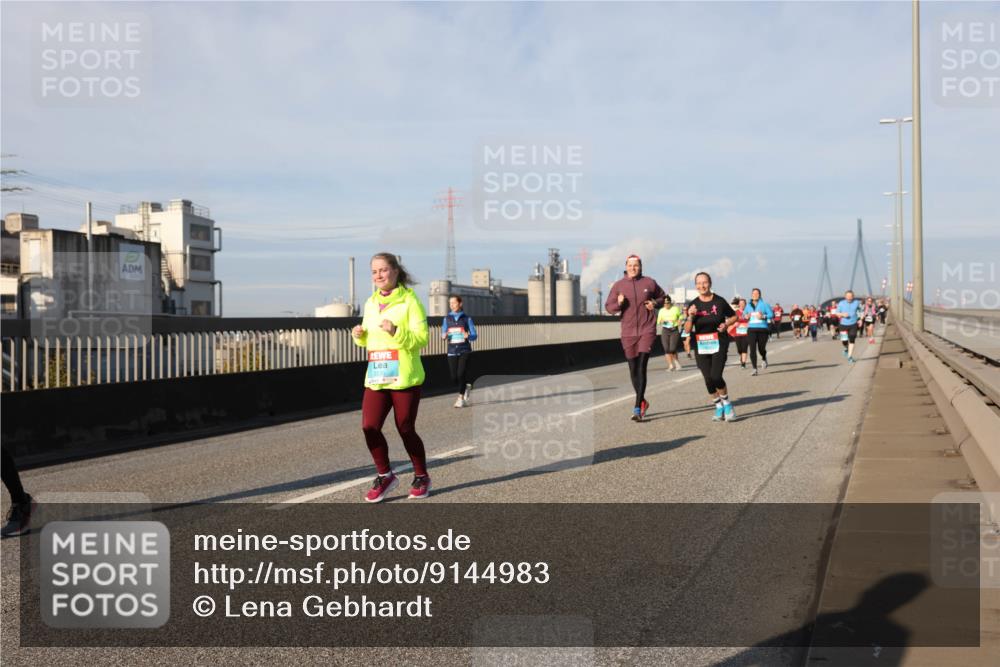 03.10.2025 - Köhlbrandbrückenlauf Lena Gebhardt http://msf.ph/oto/9144983 03.10.2025 10:02:34 Position 2  meine-sportfotos.de