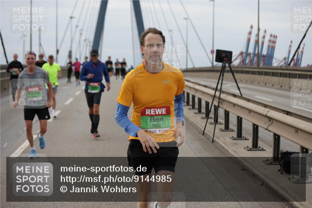 03.10.2025 - Köhlbrandbrückenlauf Jannik Wohlers http://msf.ph/oto/9144985 03.10.2025 15:46:24 Position 1 7822 meine-sportfotos.de