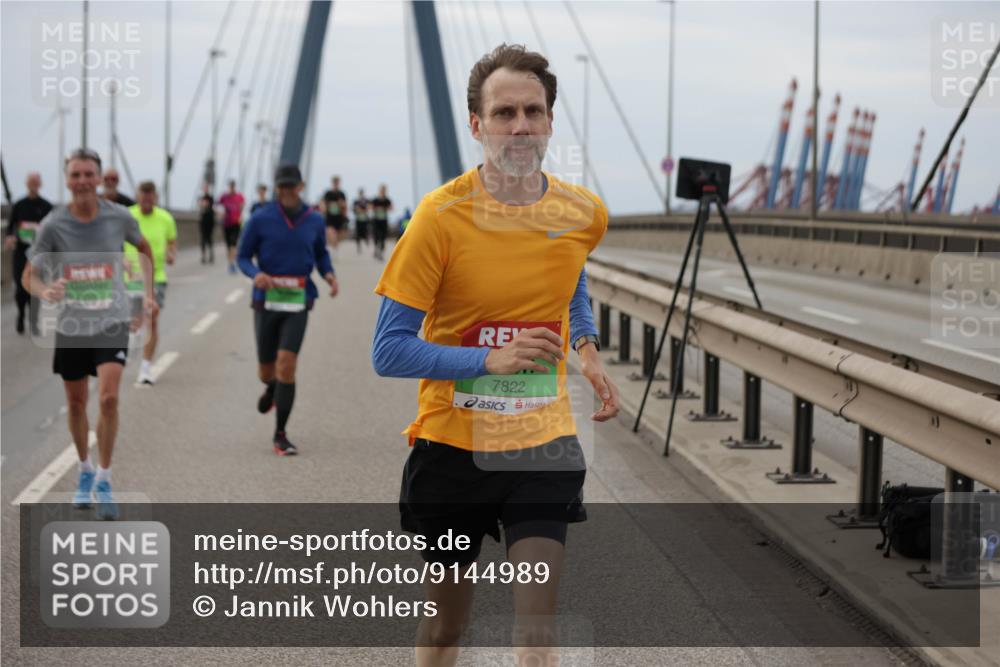 03.10.2025 - Köhlbrandbrückenlauf Jannik Wohlers http://msf.ph/oto/9144989 03.10.2025 15:46:24 Position 1 7822 meine-sportfotos.de