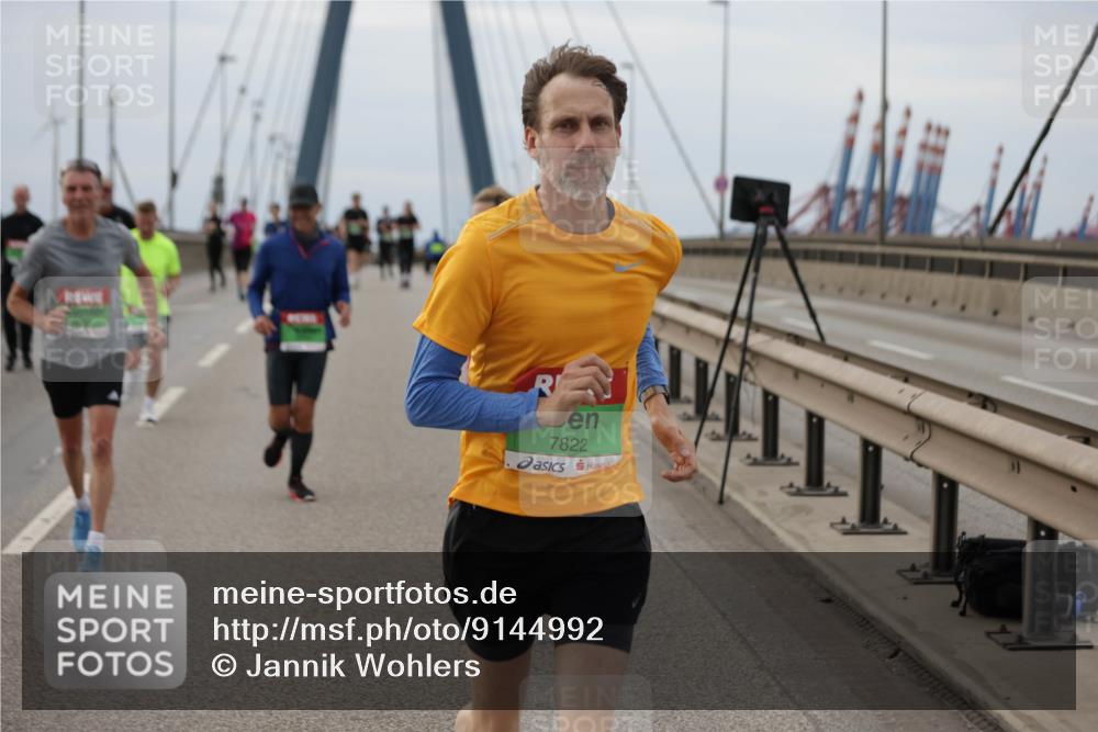 03.10.2025 - Köhlbrandbrückenlauf Jannik Wohlers http://msf.ph/oto/9144992 03.10.2025 15:46:25 Position 1 7822 meine-sportfotos.de
