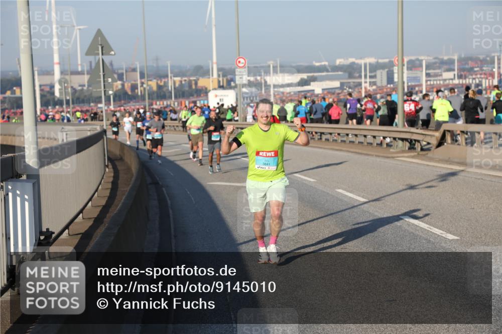 03.10.2025 - Köhlbrandbrückenlauf Yannick Fuchs http://msf.ph/oto/9145010 03.10.2025 08:34:03 Position 2 3841 meine-sportfotos.de