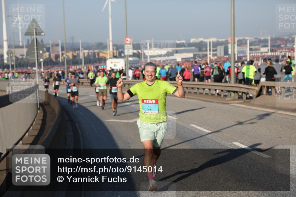 03.10.2025 - Köhlbrandbrückenlauf Yannick Fuchs http://msf.ph/oto/9145014 03.10.2025 08:34:04 Position 2 3841 meine-sportfotos.de