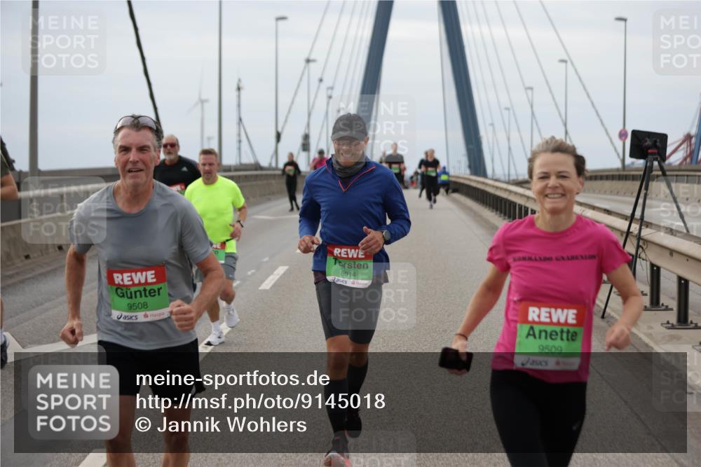 03.10.2025 - Köhlbrandbrückenlauf Jannik Wohlers http://msf.ph/oto/9145018 03.10.2025 15:46:26 Position 1 9508, 8014, 9509 meine-sportfotos.de