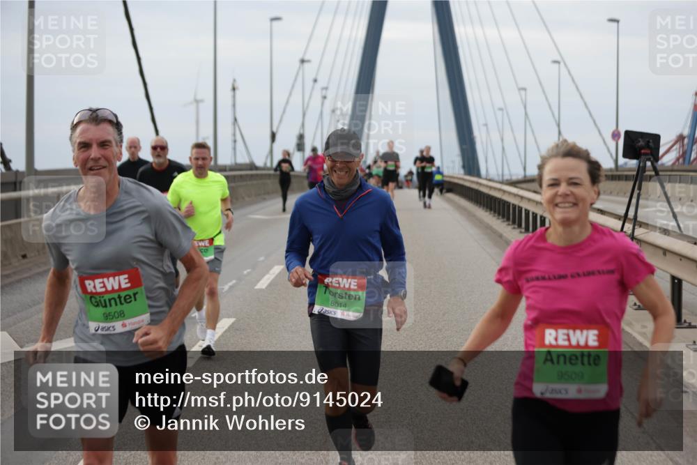 03.10.2025 - Köhlbrandbrückenlauf Jannik Wohlers http://msf.ph/oto/9145024 03.10.2025 15:46:26 Position 1 9508, 8014, 9509 meine-sportfotos.de