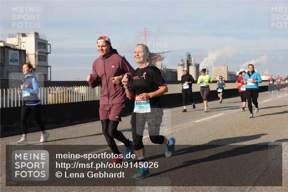 03.10.2025 - Köhlbrandbrückenlauf Lena Gebhardt http://msf.ph/oto/9145026 03.10.2025 10:02:36 Position 2 1978 meine-sportfotos.de