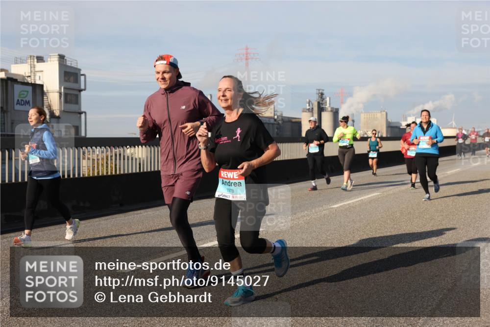 03.10.2025 - Köhlbrandbrückenlauf Lena Gebhardt http://msf.ph/oto/9145027 03.10.2025 10:02:36 Position 2 1978 meine-sportfotos.de