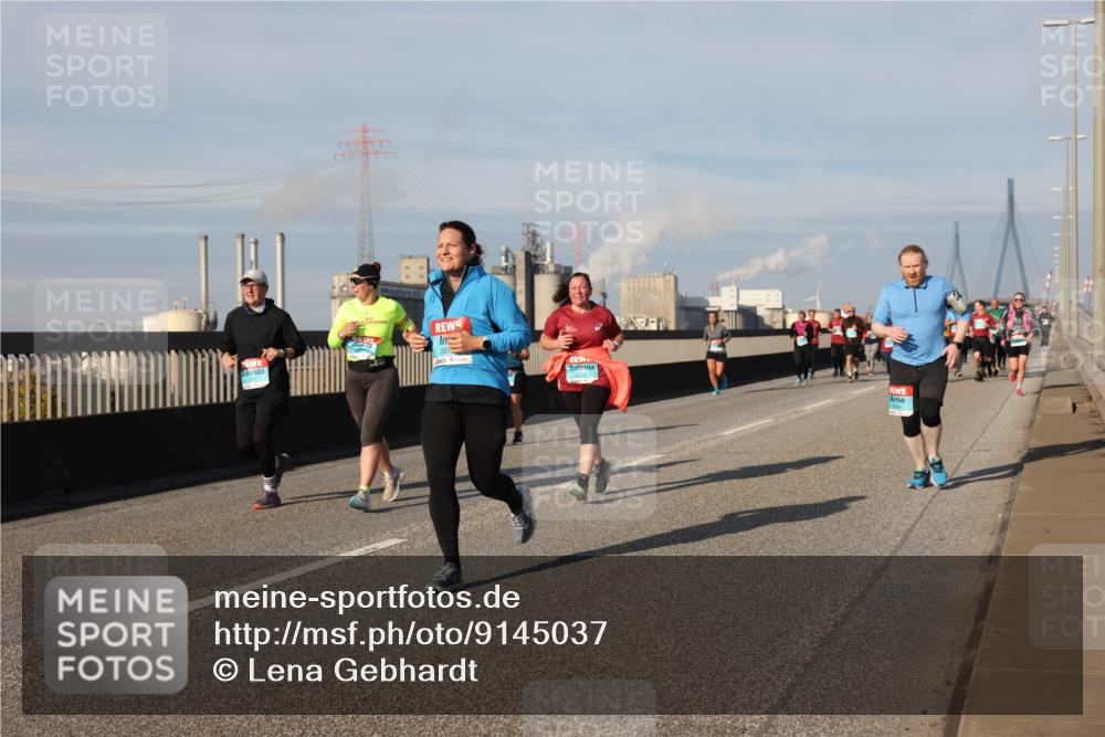 03.10.2025 - Köhlbrandbrückenlauf Lena Gebhardt http://msf.ph/oto/9145037 03.10.2025 10:02:38 Position 2  meine-sportfotos.de
