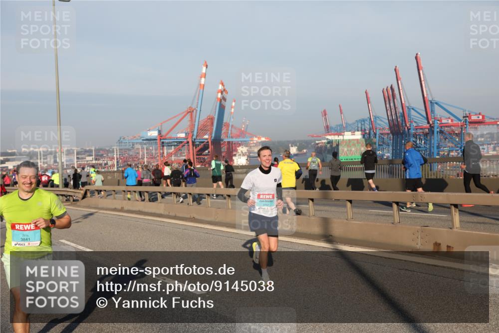 03.10.2025 - Köhlbrandbrückenlauf Yannick Fuchs http://msf.ph/oto/9145038 03.10.2025 08:34:05 Position 2 3841, 3702 meine-sportfotos.de