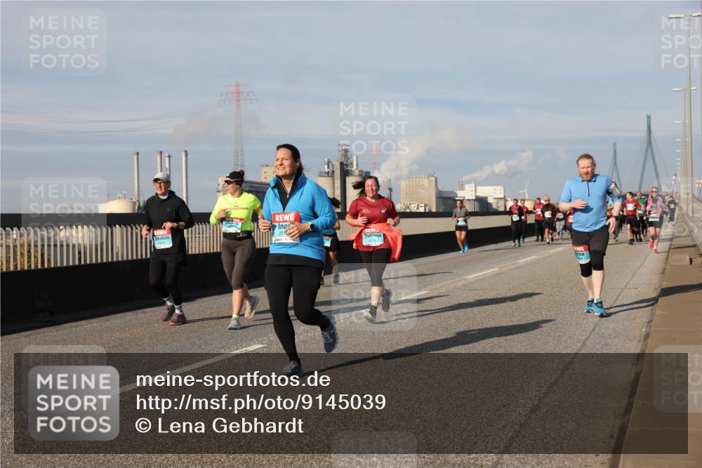 03.10.2025 - Köhlbrandbrückenlauf Lena Gebhardt http://msf.ph/oto/9145039 03.10.2025 10:02:38 Position 2 23 meine-sportfotos.de