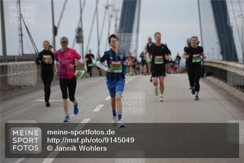 03.10.2025 - Köhlbrandbrückenlauf Jannik Wohlers http://msf.ph/oto/9145049 03.10.2025 15:46:29 Position 1 3153 meine-sportfotos.de