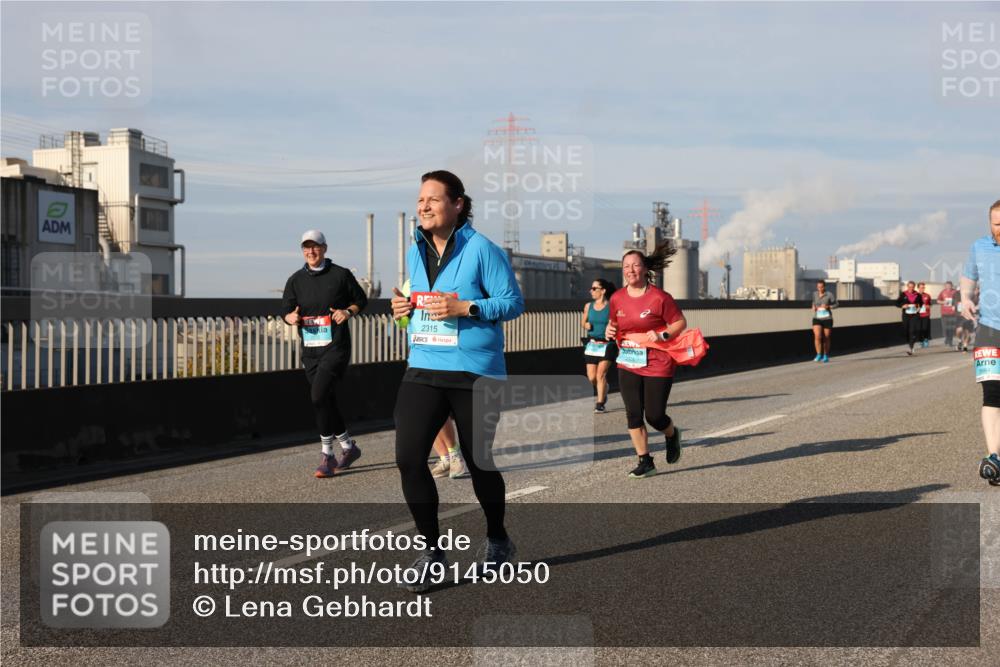 03.10.2025 - Köhlbrandbrückenlauf Lena Gebhardt http://msf.ph/oto/9145050 03.10.2025 10:02:39 Position 2 2315, 1664 meine-sportfotos.de