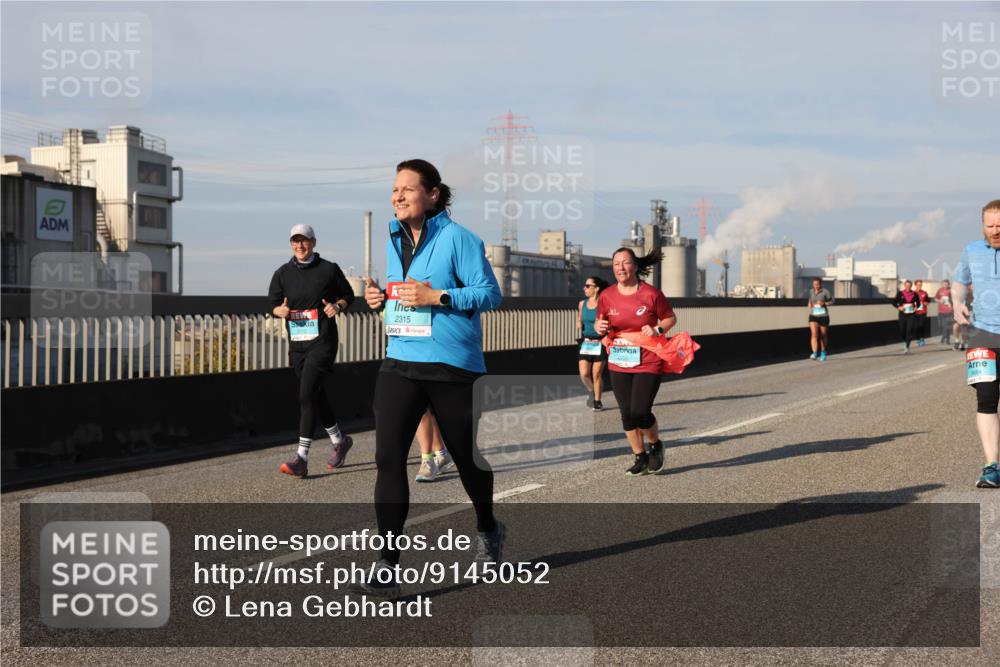 03.10.2025 - Köhlbrandbrückenlauf Lena Gebhardt http://msf.ph/oto/9145052 03.10.2025 10:02:39 Position 2 2315 meine-sportfotos.de