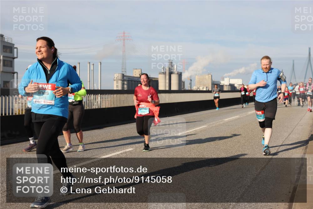 03.10.2025 - Köhlbrandbrückenlauf Lena Gebhardt http://msf.ph/oto/9145058 03.10.2025 10:02:39 Position 2 2315 meine-sportfotos.de