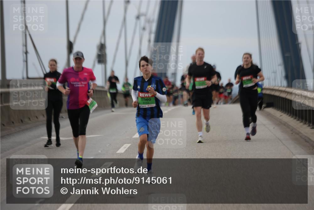 03.10.2025 - Köhlbrandbrückenlauf Jannik Wohlers http://msf.ph/oto/9145061 03.10.2025 15:46:29 Position 1 8153 meine-sportfotos.de