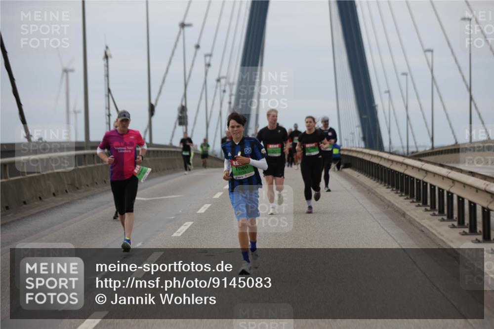 03.10.2025 - Köhlbrandbrückenlauf Jannik Wohlers http://msf.ph/oto/9145083 03.10.2025 15:46:30 Position 1 8153 meine-sportfotos.de