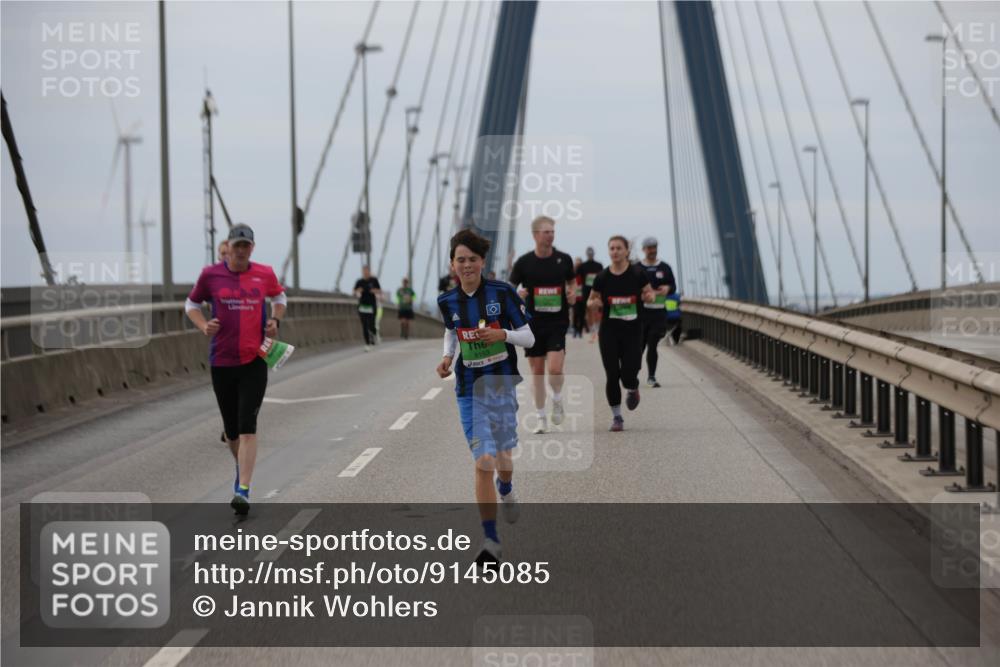 03.10.2025 - Köhlbrandbrückenlauf Jannik Wohlers http://msf.ph/oto/9145085 03.10.2025 15:46:30 Position 1 8153 meine-sportfotos.de