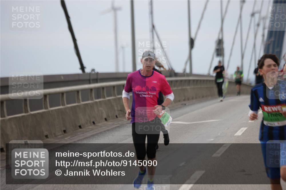 03.10.2025 - Köhlbrandbrückenlauf Jannik Wohlers http://msf.ph/oto/9145090 03.10.2025 15:46:31 Position 1 740, 8133 meine-sportfotos.de