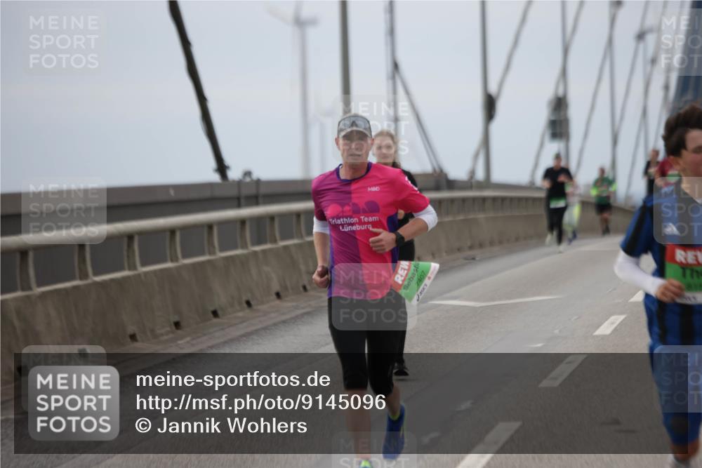 03.10.2025 - Köhlbrandbrückenlauf Jannik Wohlers http://msf.ph/oto/9145096 03.10.2025 15:46:31 Position 1 7407 meine-sportfotos.de