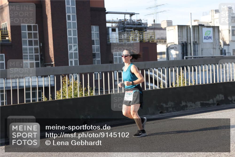 03.10.2025 - Köhlbrandbrückenlauf Lena Gebhardt http://msf.ph/oto/9145102 03.10.2025 10:02:43 Position 2 2075 meine-sportfotos.de