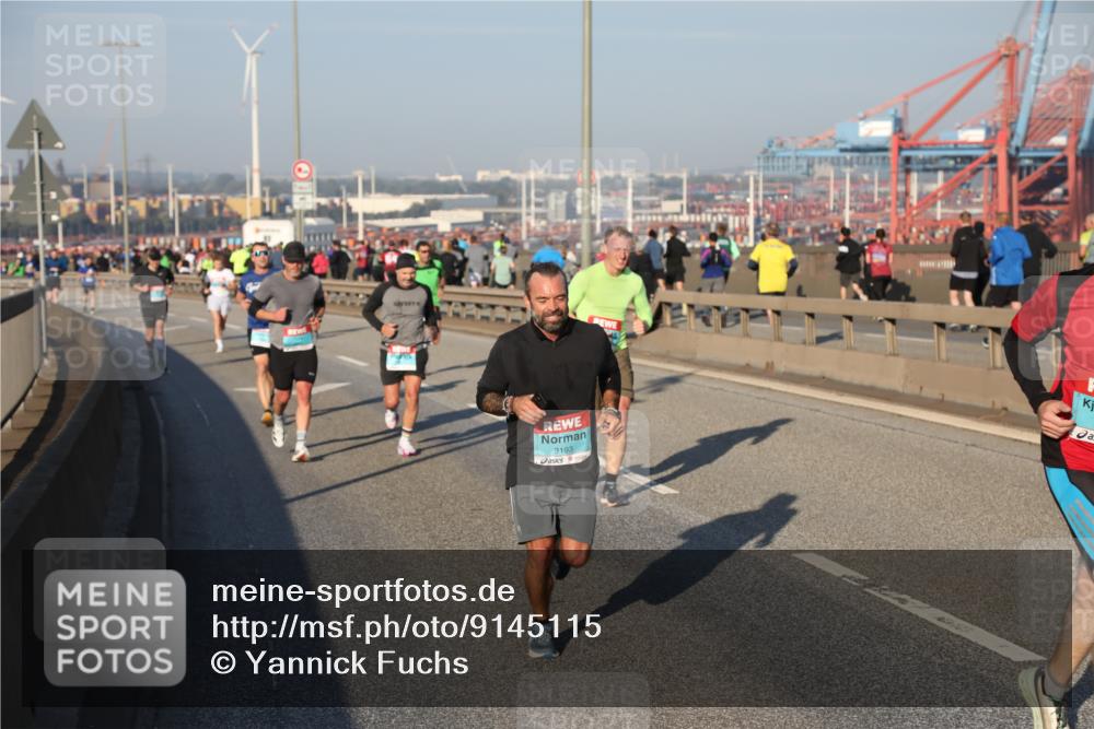 03.10.2025 - Köhlbrandbrückenlauf Yannick Fuchs http://msf.ph/oto/9145115 03.10.2025 08:34:10 Position 2 3193 meine-sportfotos.de