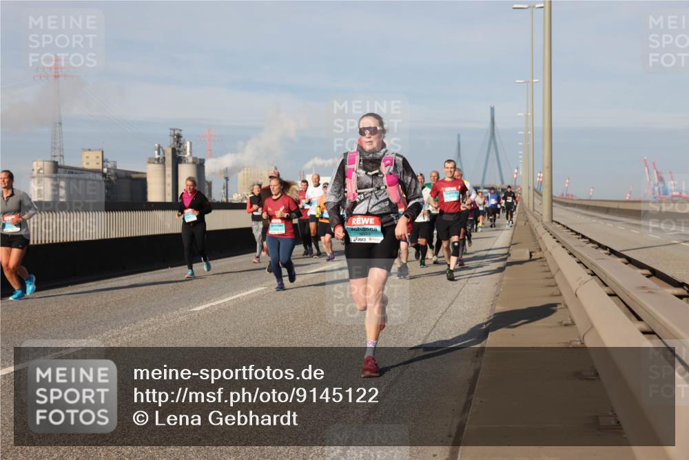 03.10.2025 - Köhlbrandbrückenlauf Lena Gebhardt http://msf.ph/oto/9145122 03.10.2025 10:02:45 Position 2  meine-sportfotos.de
