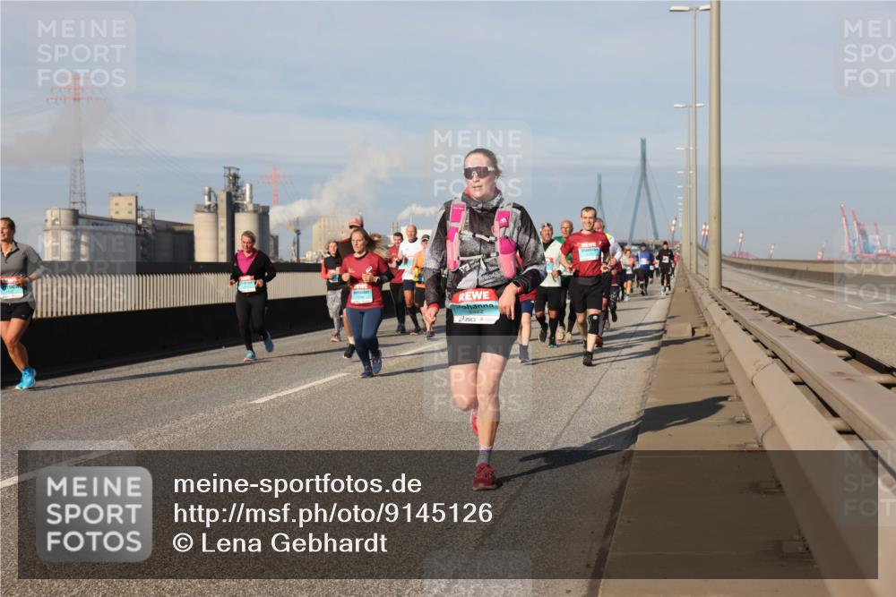 03.10.2025 - Köhlbrandbrückenlauf Lena Gebhardt http://msf.ph/oto/9145126 03.10.2025 10:02:45 Position 2  meine-sportfotos.de