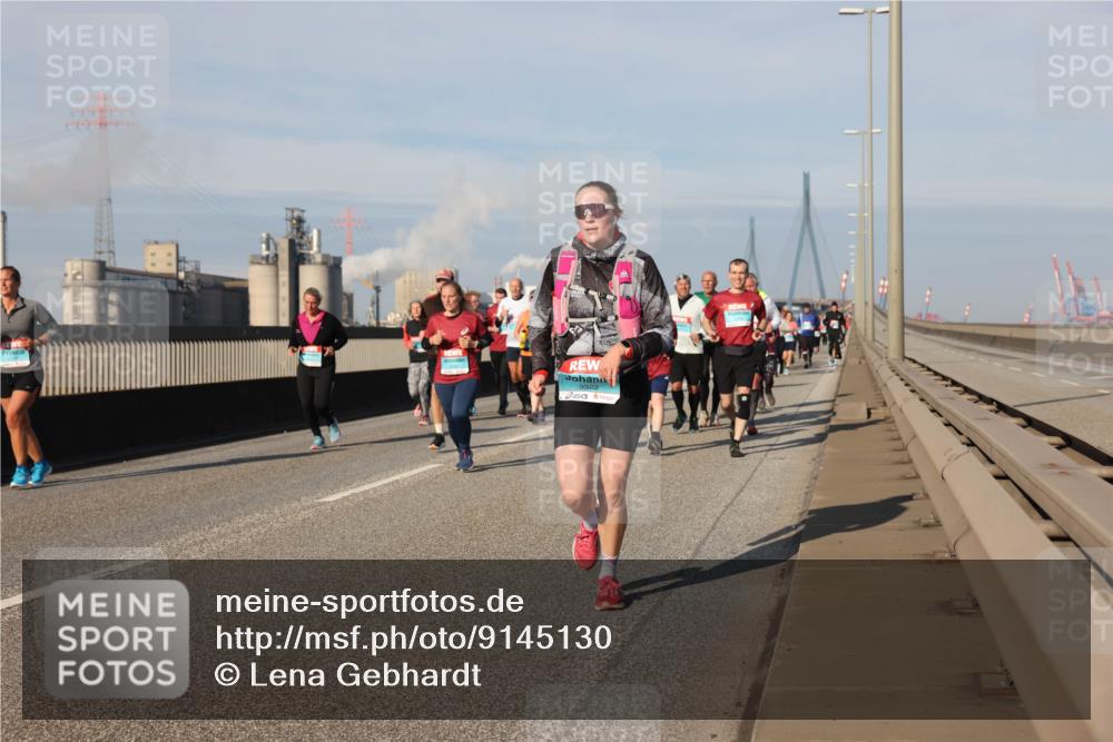 03.10.2025 - Köhlbrandbrückenlauf Lena Gebhardt http://msf.ph/oto/9145130 03.10.2025 10:02:45 Position 2  meine-sportfotos.de