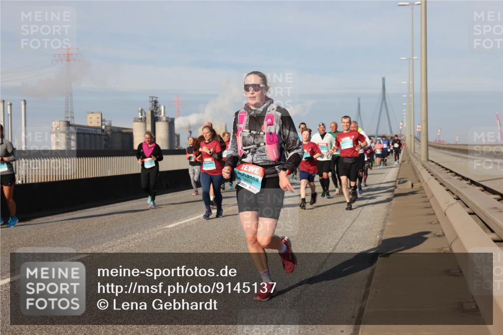 03.10.2025 - Köhlbrandbrückenlauf Lena Gebhardt http://msf.ph/oto/9145137 03.10.2025 10:02:46 Position 2 3322 meine-sportfotos.de