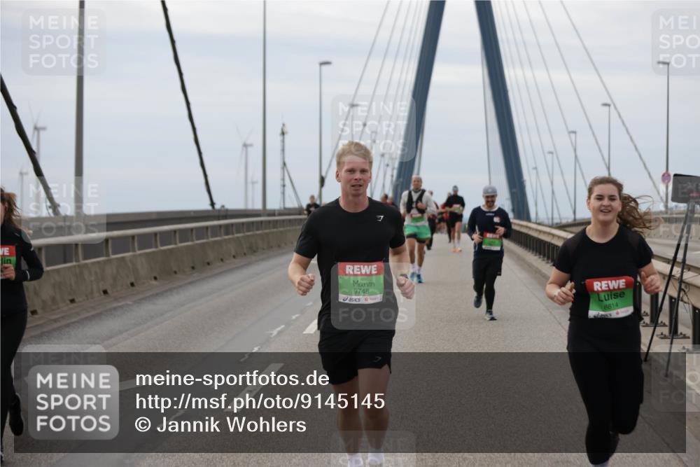 03.10.2025 - Köhlbrandbrückenlauf Jannik Wohlers http://msf.ph/oto/9145145 03.10.2025 15:46:37 Position 1 9748, 8814 meine-sportfotos.de