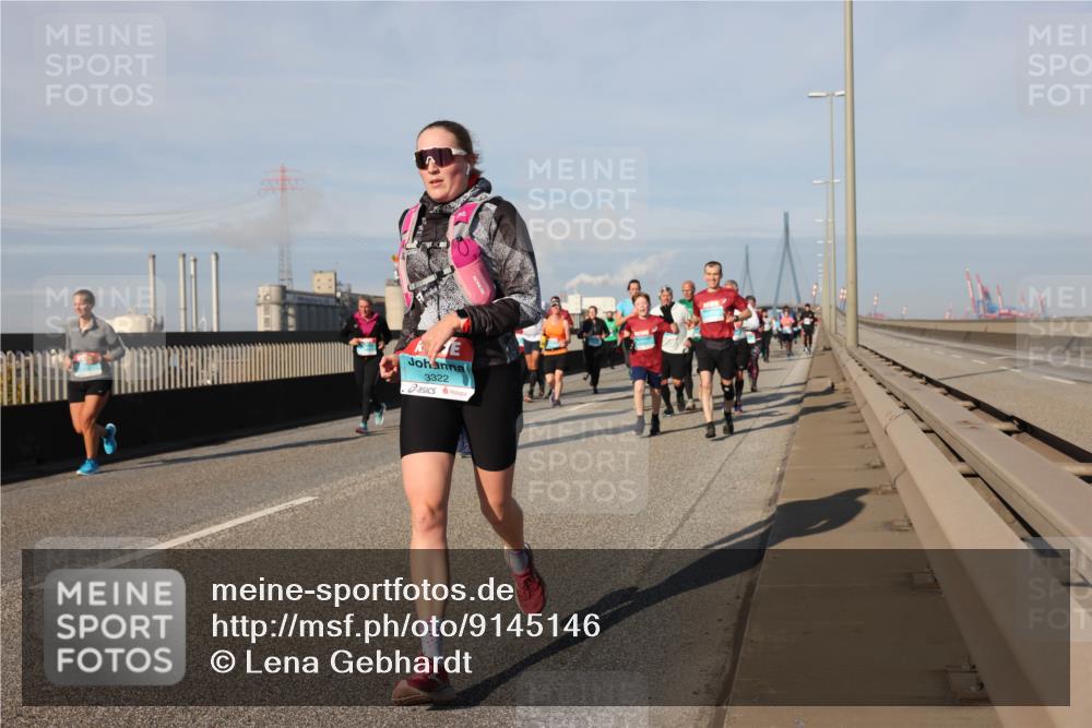 03.10.2025 - Köhlbrandbrückenlauf Lena Gebhardt http://msf.ph/oto/9145146 03.10.2025 10:02:46 Position 2 3322 meine-sportfotos.de
