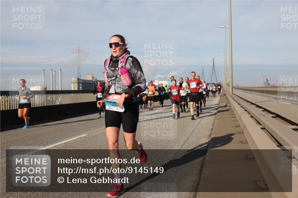 03.10.2025 - Köhlbrandbrückenlauf Lena Gebhardt http://msf.ph/oto/9145149 03.10.2025 10:02:46 Position 2 3322 meine-sportfotos.de