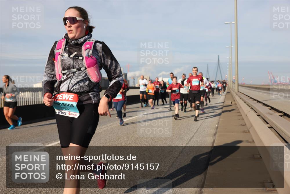 03.10.2025 - Köhlbrandbrückenlauf Lena Gebhardt http://msf.ph/oto/9145157 03.10.2025 10:02:47 Position 2 3322 meine-sportfotos.de