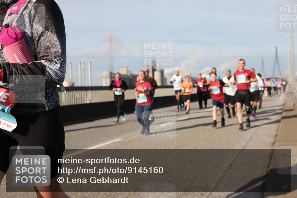 03.10.2025 - Köhlbrandbrückenlauf Lena Gebhardt http://msf.ph/oto/9145160 03.10.2025 10:02:47 Position 2  meine-sportfotos.de