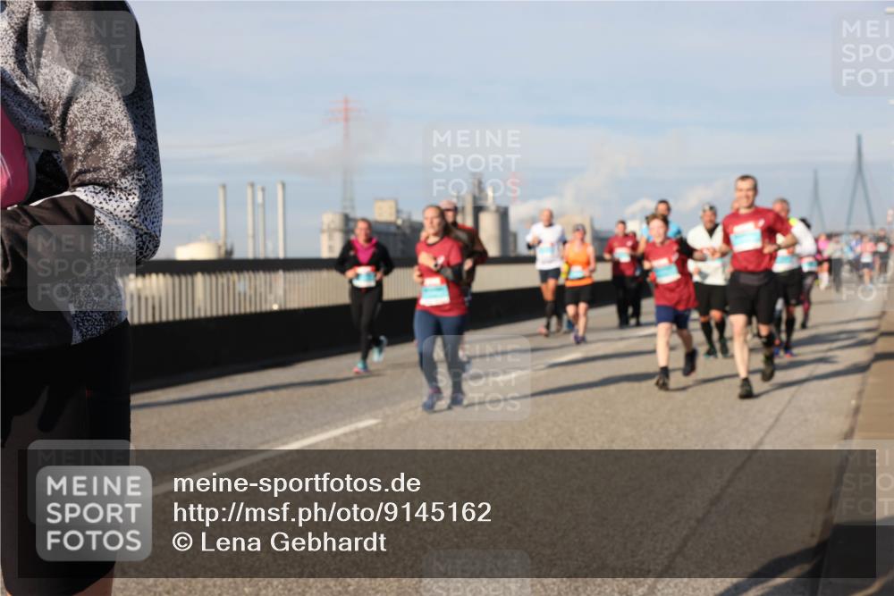 03.10.2025 - Köhlbrandbrückenlauf Lena Gebhardt http://msf.ph/oto/9145162 03.10.2025 10:02:47 Position 2  meine-sportfotos.de