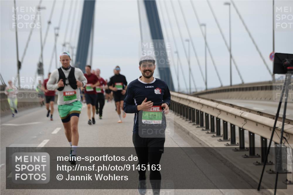 03.10.2025 - Köhlbrandbrückenlauf Jannik Wohlers http://msf.ph/oto/9145163 03.10.2025 15:46:39 Position 1 9671, 525 meine-sportfotos.de